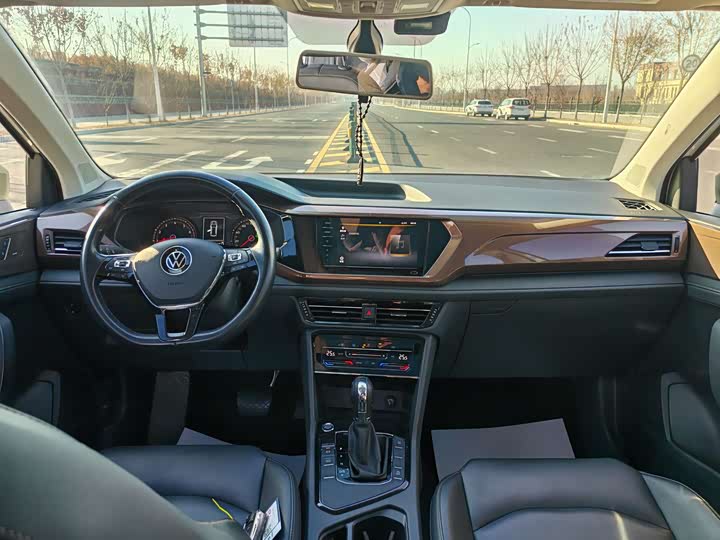 Фото 15 - Volkswagen Tharu