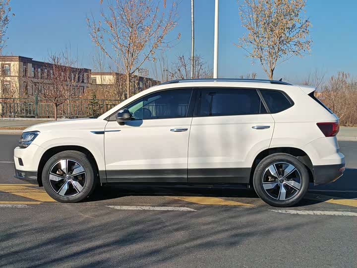 Фото 8 - Volkswagen Tharu