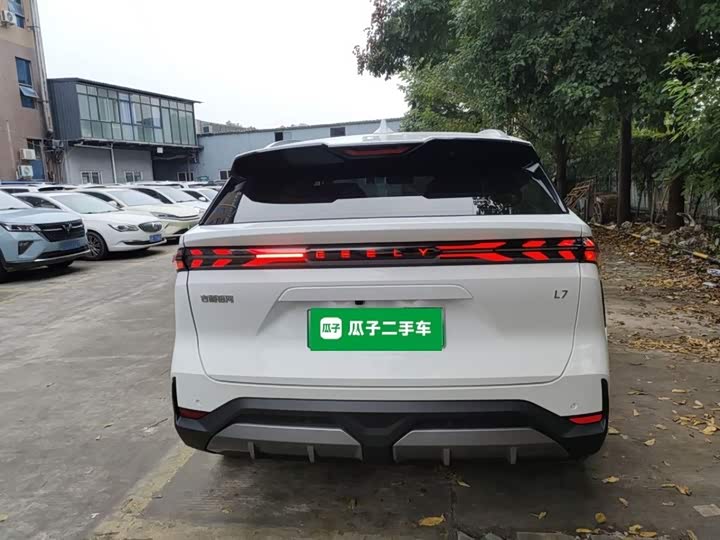 Фото 6 - Geely Galaxy L7