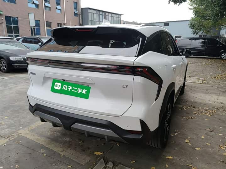 Фото 7 - Geely Galaxy L7