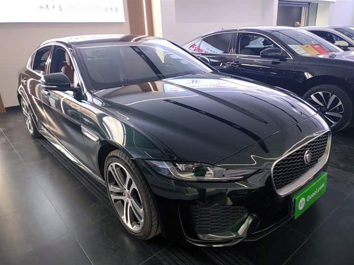 Фото 4 - Jaguar XE L