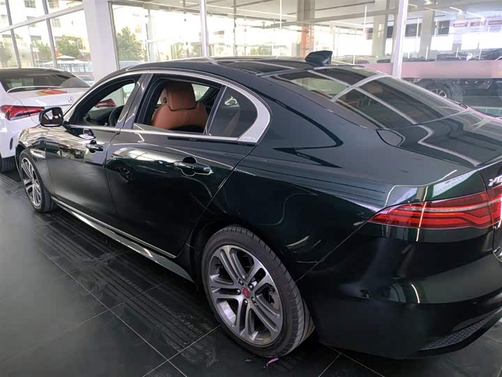 Фото 5 - Jaguar XE L