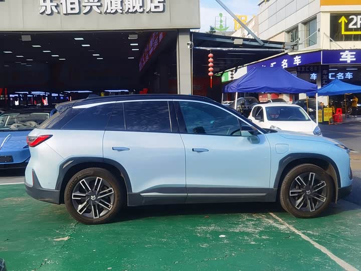 Фото 8 - Nio ES6