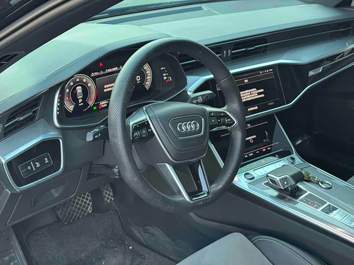 Фото 9 - Audi A6L