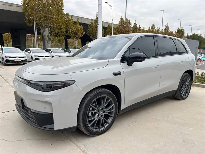 Фото 1 - Leapmotor C10