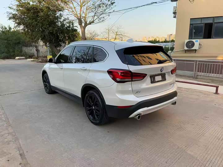 Фото 3 - BMW X1