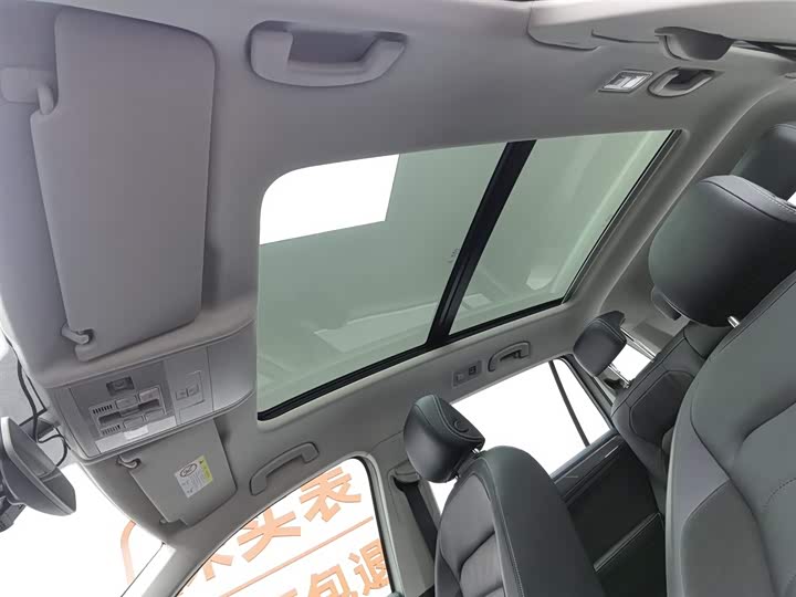 Фото 14 - Volkswagen Tiguan L Pro