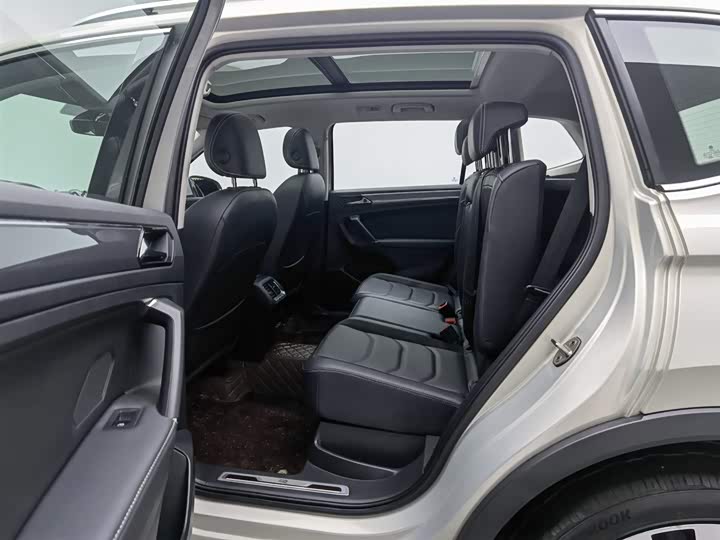 Фото 15 - Volkswagen Tiguan L Pro