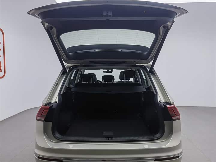 Фото 16 - Volkswagen Tiguan L Pro