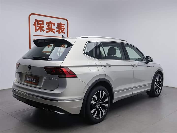 Фото 2 - Volkswagen Tiguan L Pro