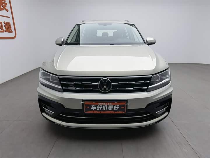 Фото 3 - Volkswagen Tiguan L Pro