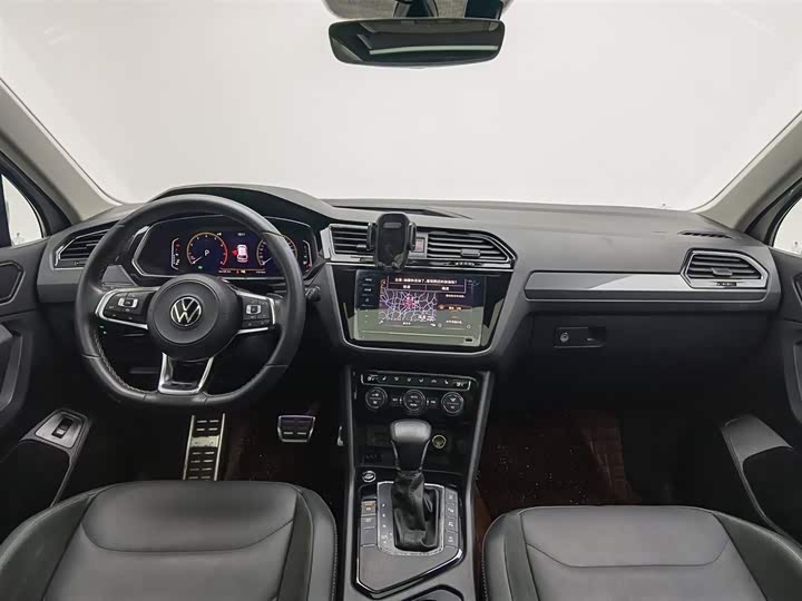 Фото 5 - Volkswagen Tiguan L Pro