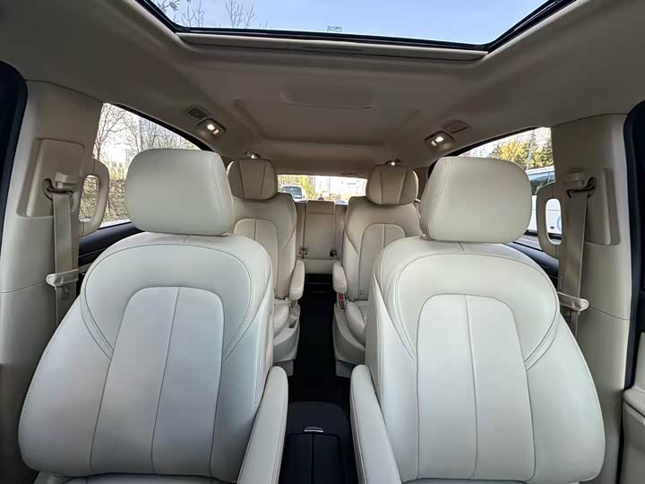 Фото 21 - Buick GL8 ES