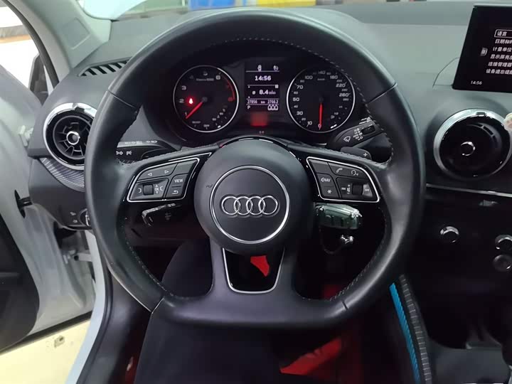 Фото 11 - Audi Q2L