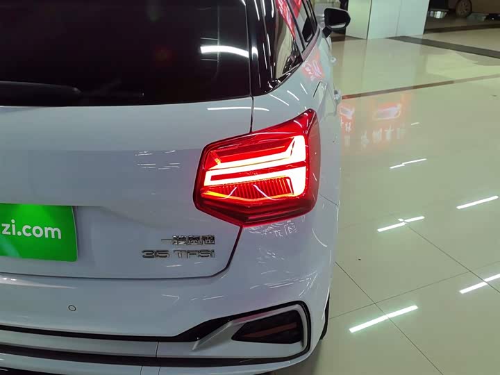 Фото 8 - Audi Q2L