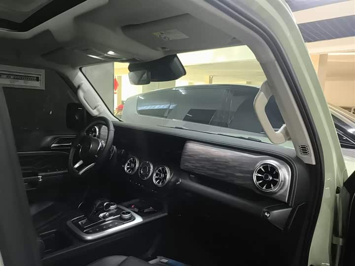 Фото 10 - Tank 300