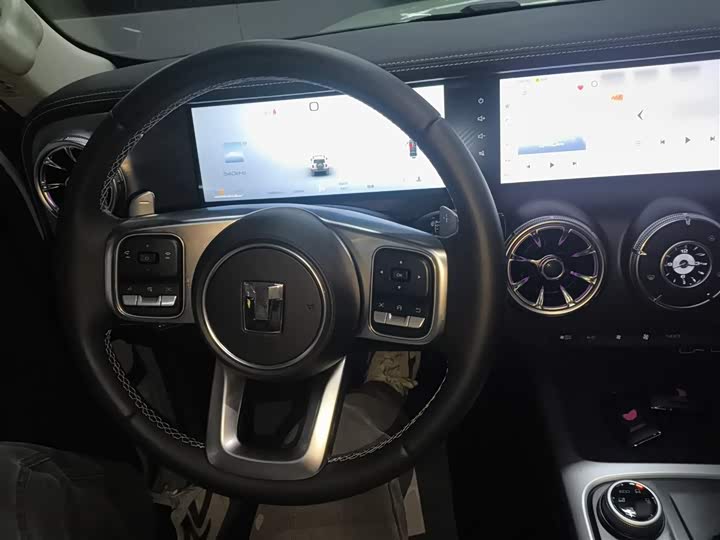 Фото 11 - Tank 300