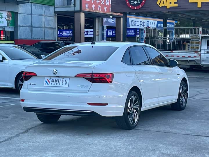 Фото 4 - Volkswagen Sagitar L