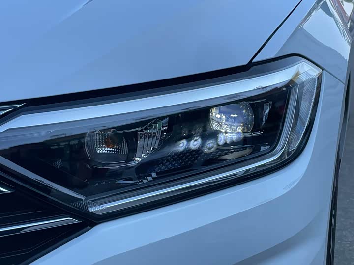 Фото 9 - Volkswagen Sagitar L