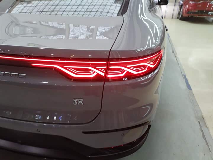 Фото 8 - BYD Han