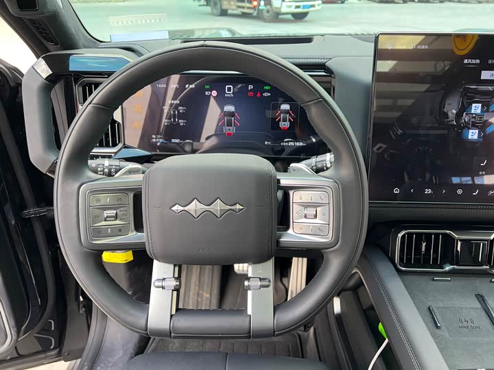 Фото 12 - BYD FangChengBao Leopard 8