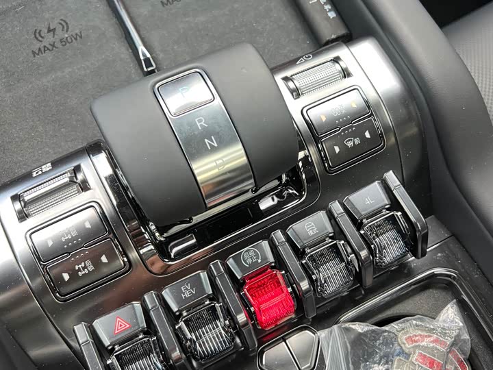 Фото 20 - BYD FangChengBao Leopard 8