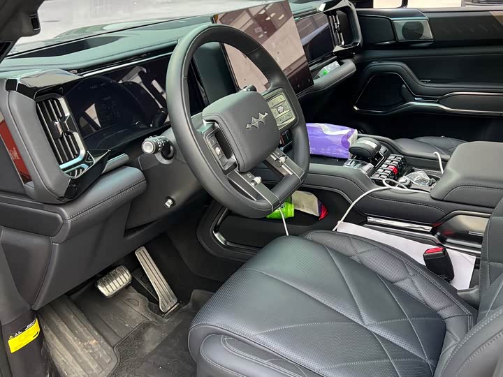 Фото 7 - BYD FangChengBao Leopard 8