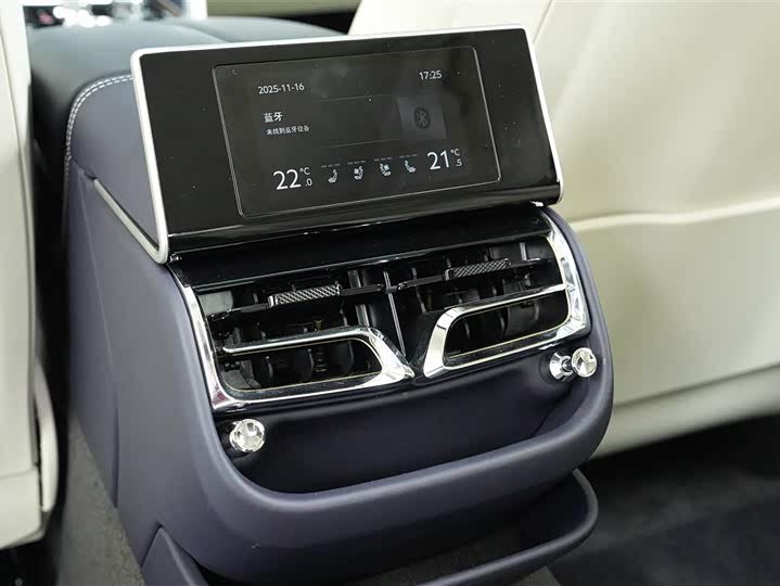 Фото 19 - Bentley Flying Spur