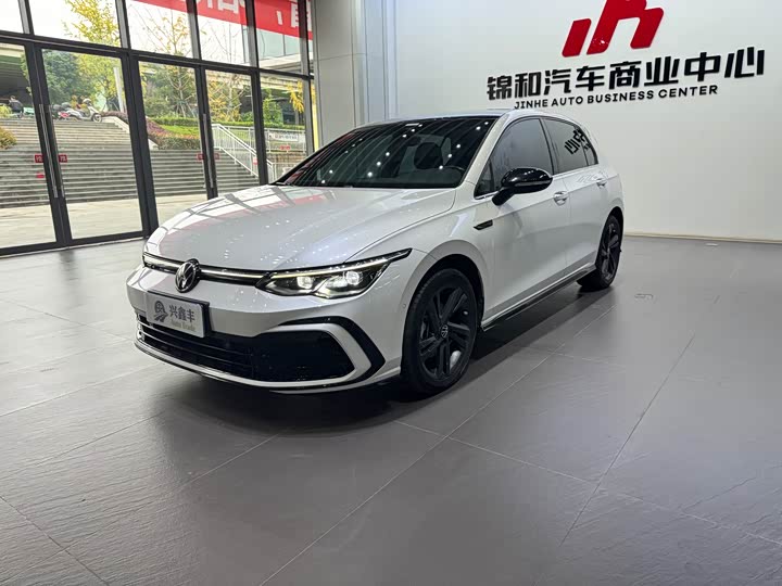 Фото 1 - Volkswagen Golf