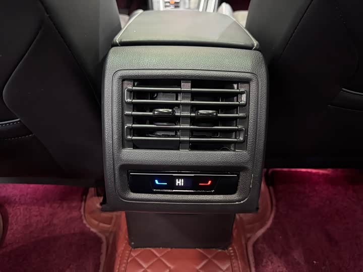 Фото 13 - Volkswagen Golf