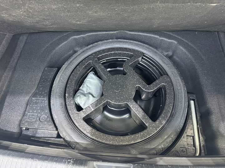 Фото 15 - Volkswagen Golf