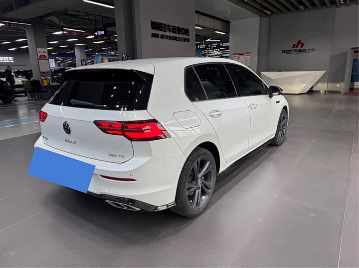 Фото 19 - Volkswagen Golf