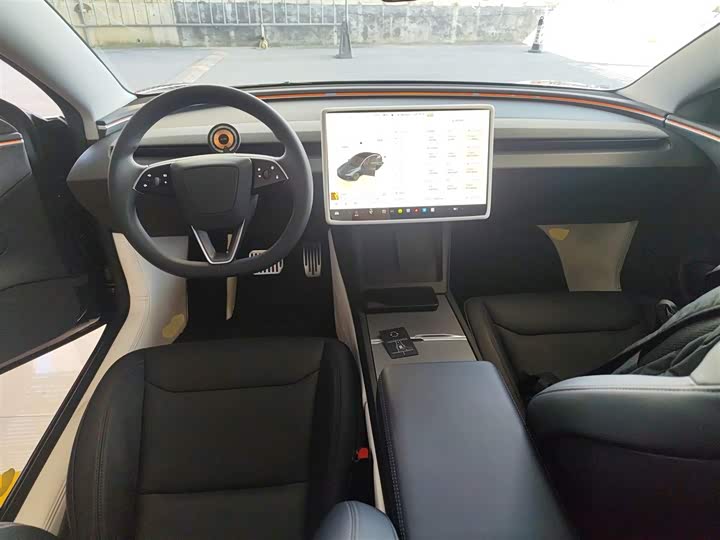 Фото 10 - Tesla Model 3