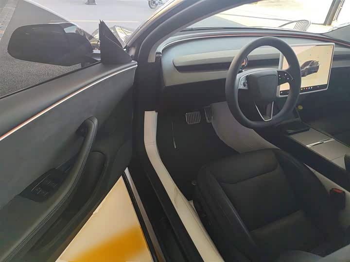 Фото 16 - Tesla Model 3