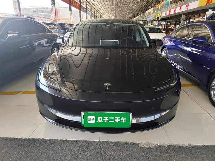 Фото 3 - Tesla Model 3