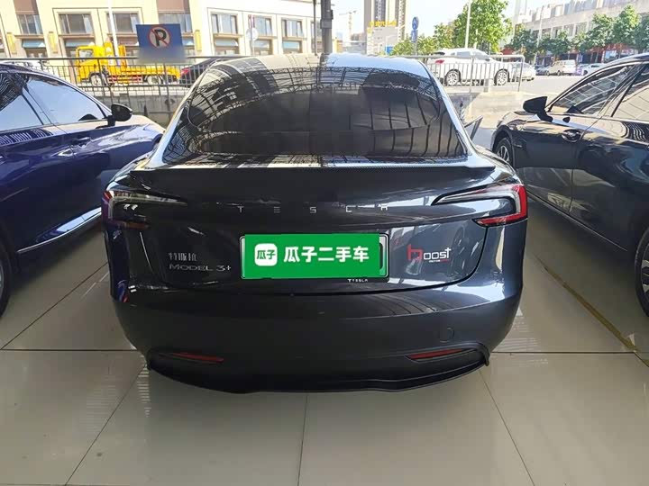 Фото 6 - Tesla Model 3