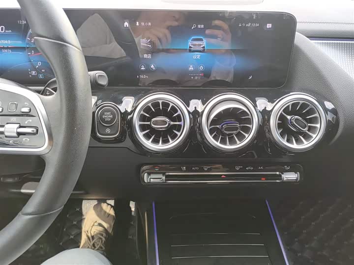 Фото 13 - Mercedes-Benz GLA-Class