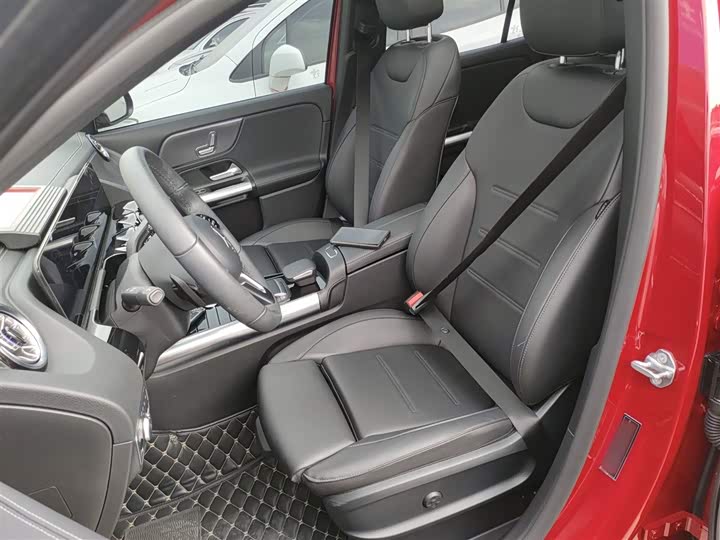 Фото 15 - Mercedes-Benz GLA-Class