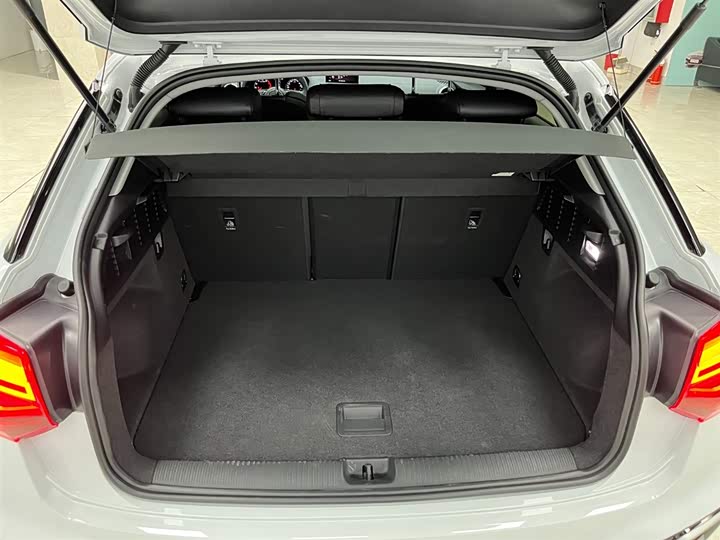 Фото 15 - Audi Q2L