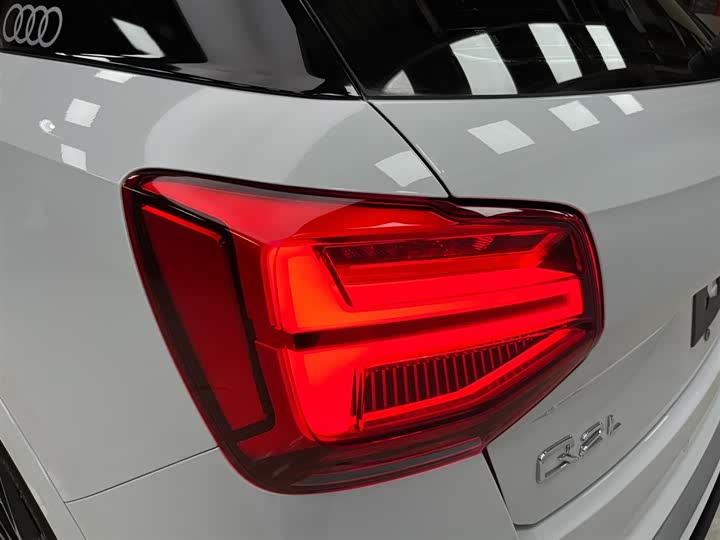 Фото 17 - Audi Q2L