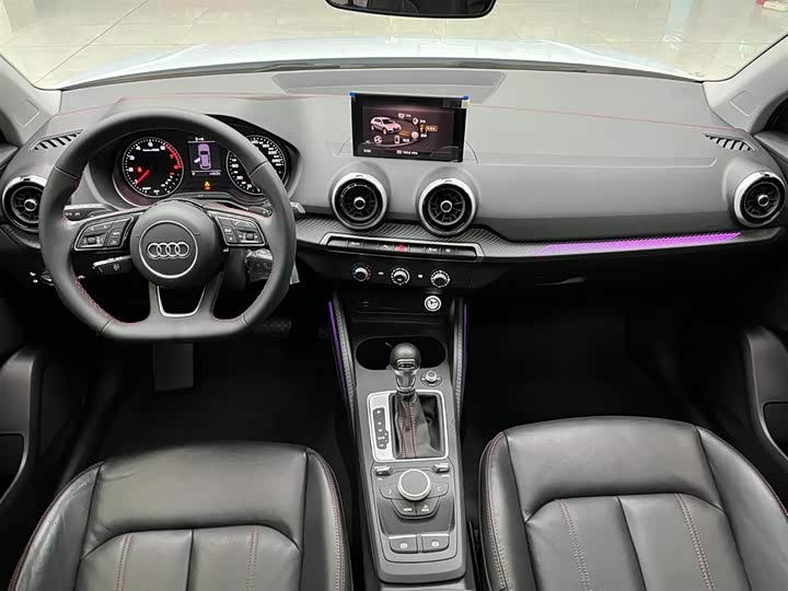 Фото 2 - Audi Q2L