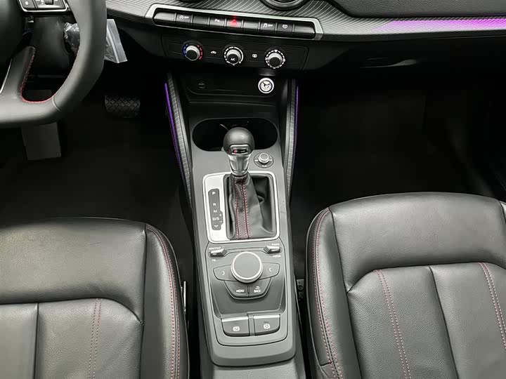 Фото 5 - Audi Q2L