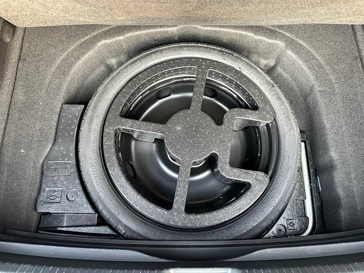 Фото 17 - Volkswagen Golf