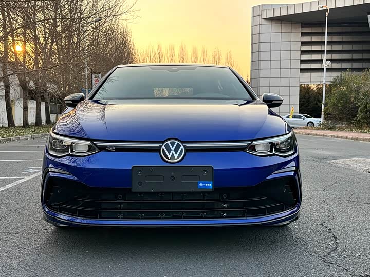 Фото 2 - Volkswagen Golf