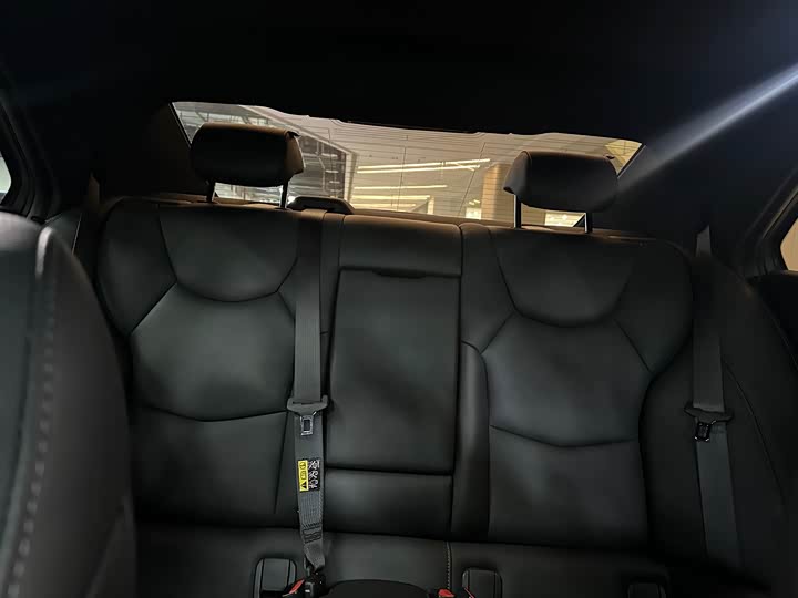 Фото 19 - Cadillac CT4