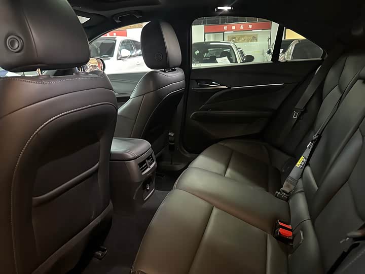 Фото 20 - Cadillac CT4