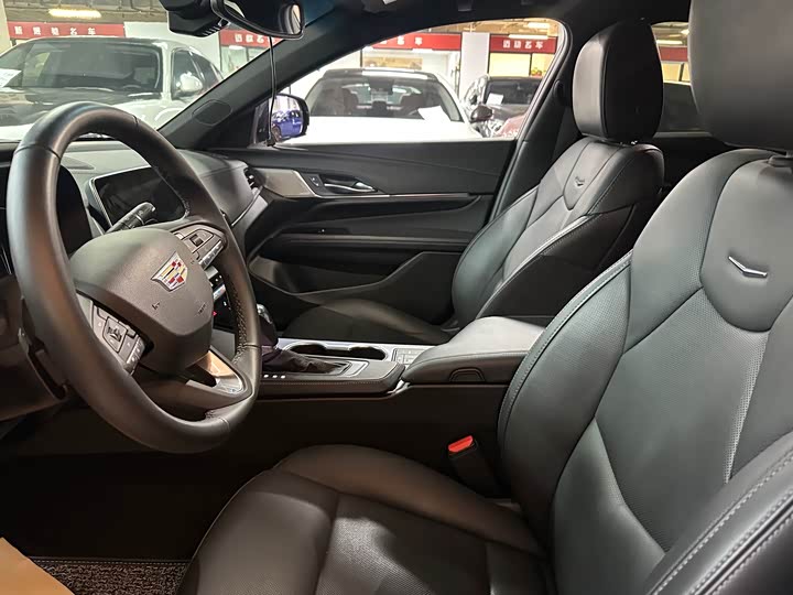 Фото 5 - Cadillac CT4