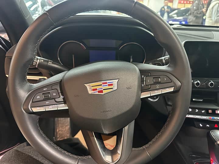 Фото 6 - Cadillac CT4