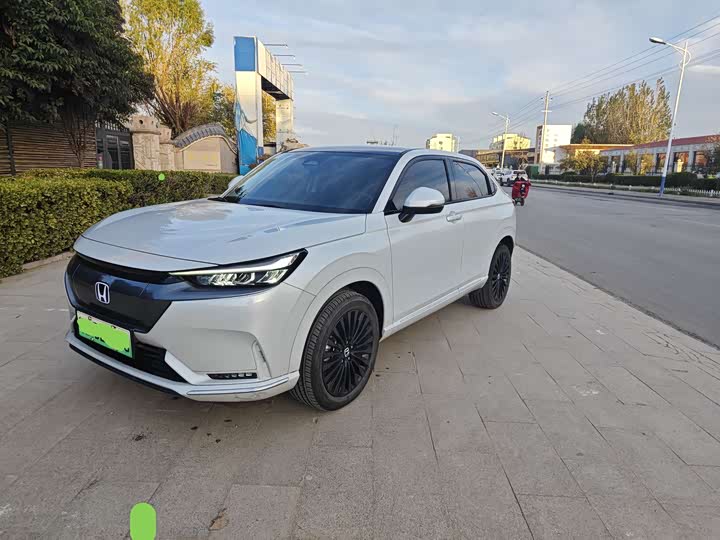 Фото 1 - Honda e:NP1