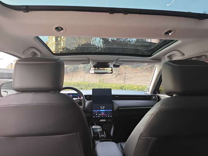 Фото 10 - Honda e:NP1